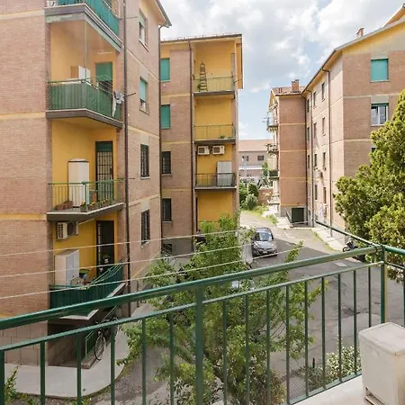 Carracci Apartment: Spazioso E Comodo Alla Stazione